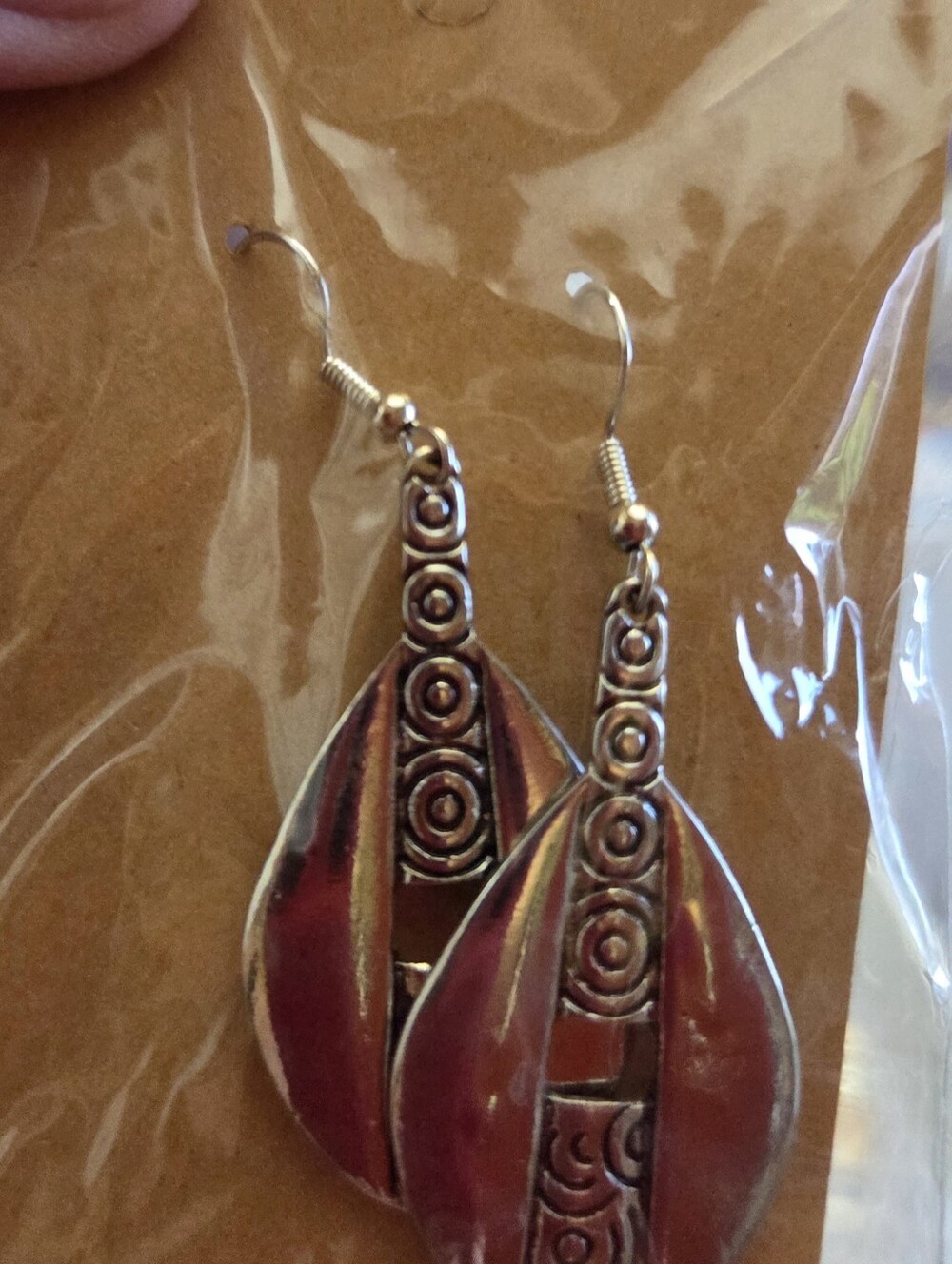Silver-Toneı Teardrop Dangle Earrings